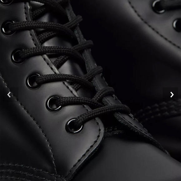 🛑(Sold!) Dr. Martens Original 1460 Smooth Leather 8Eye Lace Up Boots, Size 7 - Picture 15 of 15